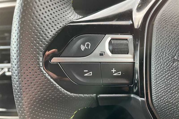 Used Peugeot E-2008 2021 for sale - 76242679: Photo 21