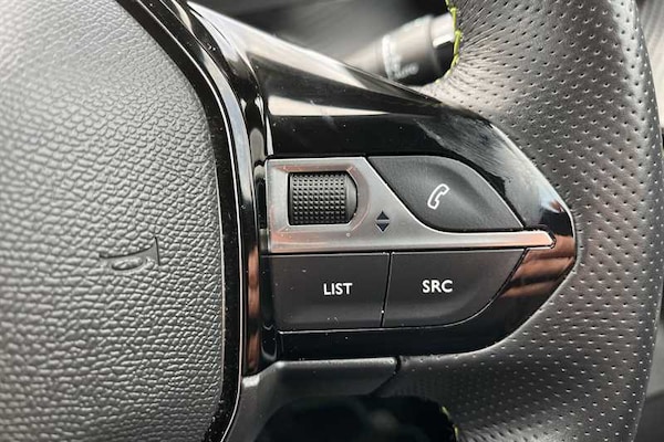 Used Peugeot E-2008 2021 for sale - 76242679: Photo 22