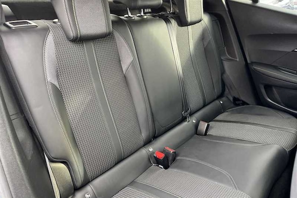 Used Peugeot E-2008 2021 for sale - 76242679: Photo 24