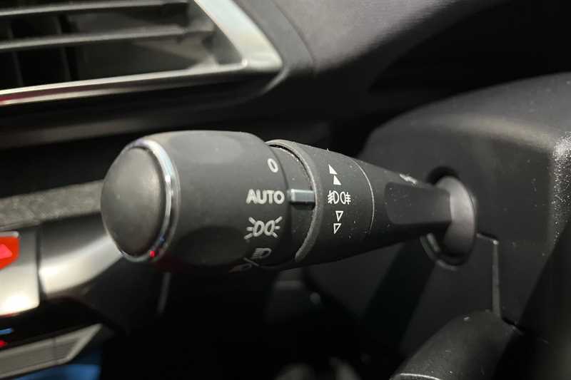 Used Peugeot 3008 2018 for sale - 76939753: Photo 26
