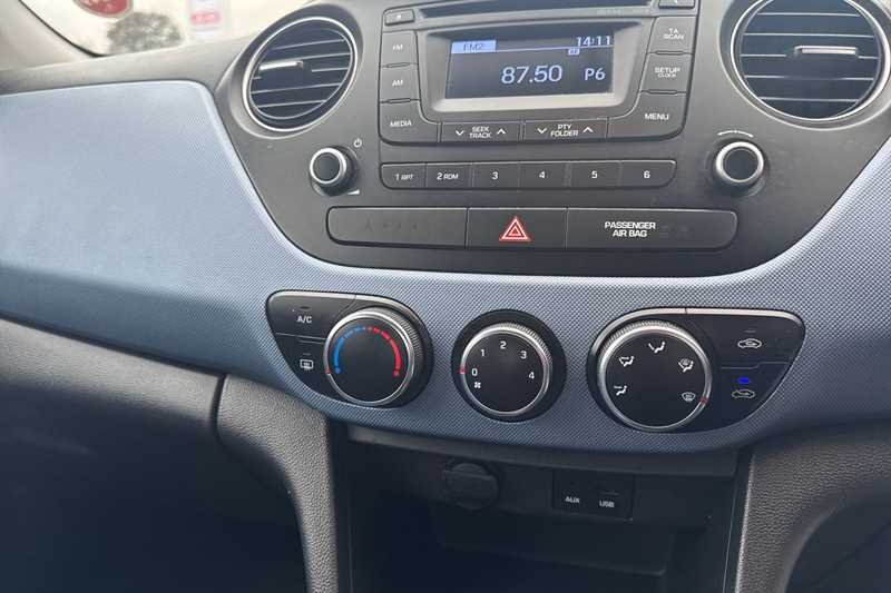 Used Hyundai i10 for sale - 76517067: Photo 15