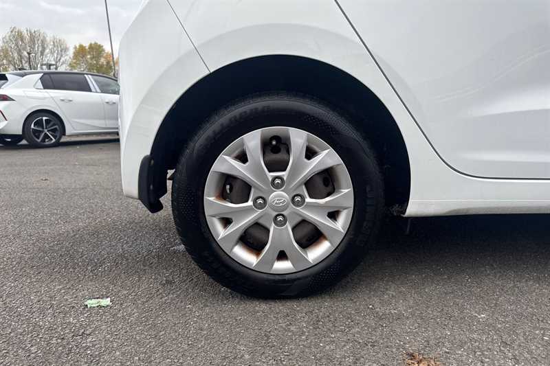 Used Hyundai i10 for sale - 76517067: Photo 9