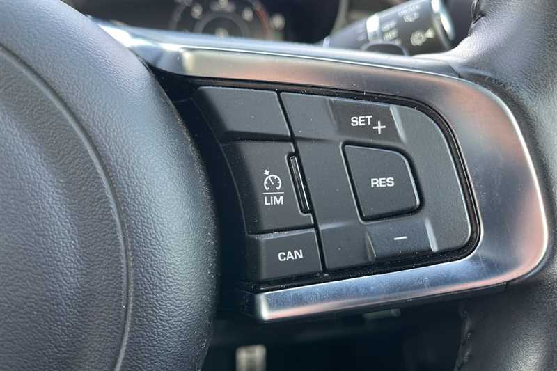 Used Jaguar E-Pace 2020 for sale - 76351808: Photo 22