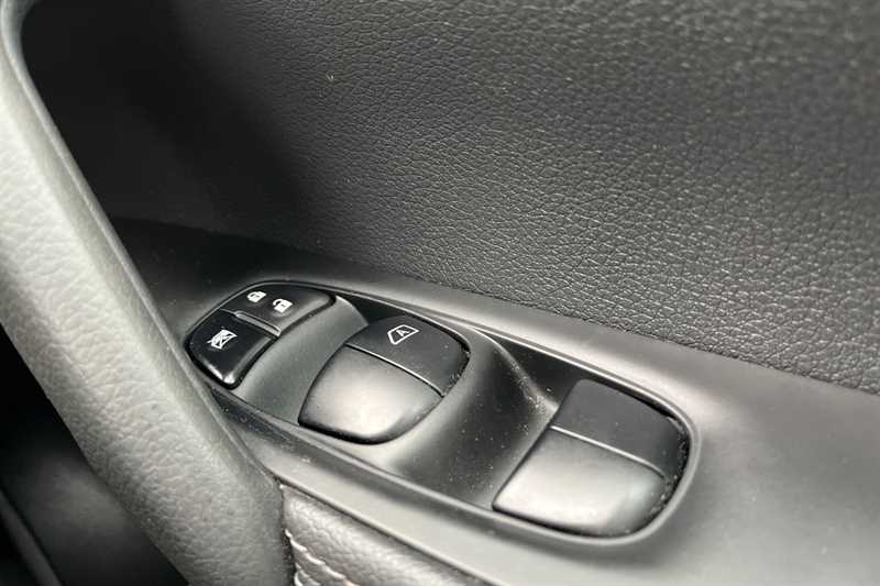 Used Nissan Qashqai 2017 for sale - 78217245: Photo 16