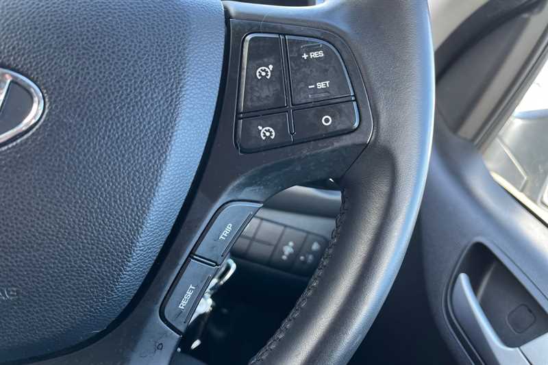 Used Hyundai i10 2017 for sale - 78137708: Photo 22