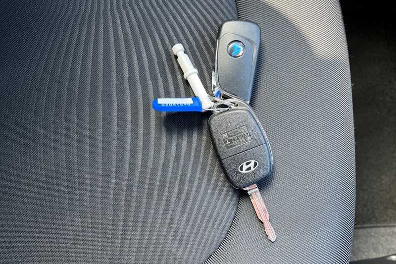 Used Hyundai i10 2017 for sale - 78137708: Photo 36