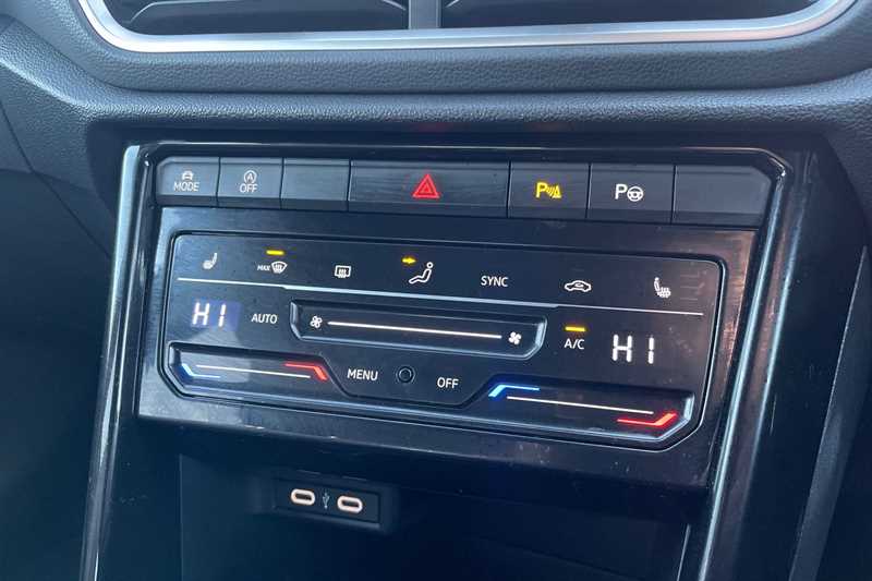 Used Volkswagen T-Roc 2023 for sale - 77082775: Photo 15