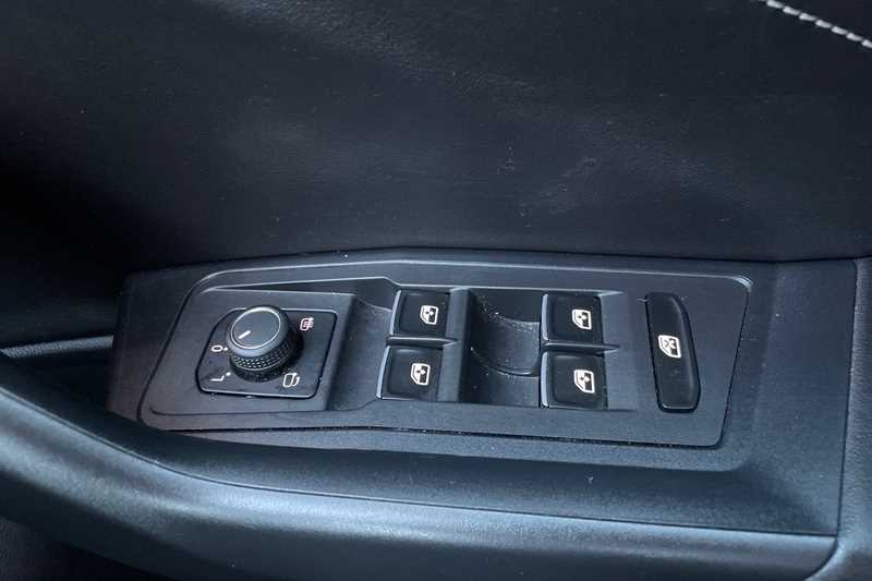 Used Volkswagen T-Roc 2023 for sale - 77082775: Photo 16