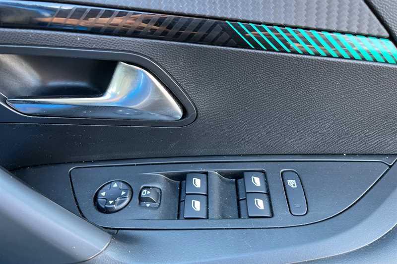 Used Peugeot 2008 2021 for sale - 76524729: Photo 16