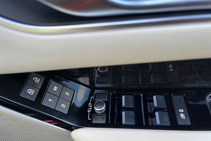 Used Land Rover Range Rover Velar 2021 for sale - 76747896: Photo 16