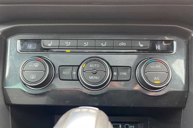 Used Volkswagen Tiguan 2018 for sale - 77700557: Photo 15