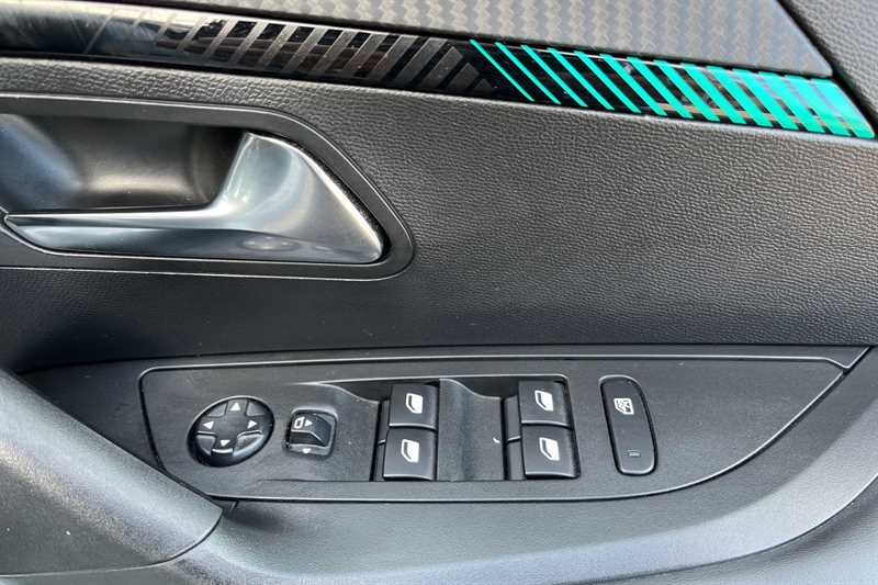 Used Peugeot 2008 2022 for sale - 75994079: Photo 16