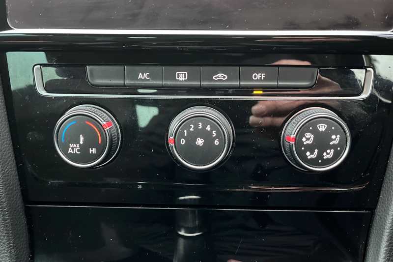 Used Volkswagen Golf 2018 for sale - 77309404: Photo 15