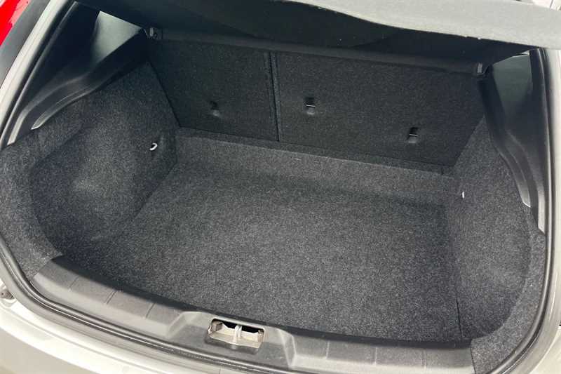 Used Volvo V40 2018 for sale - 78131195: Photo 25