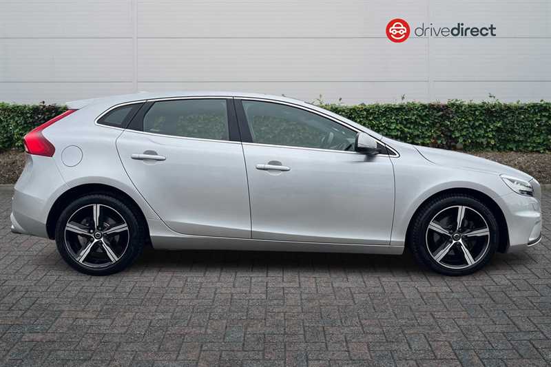 Used Volvo V40 2018 for sale - 78139140: Photo 2