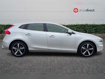Used Volvo V40 2018 for sale - 78139140: Photo