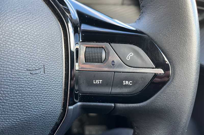 Used Peugeot 2008 2021 for sale - 76529879: Photo 22