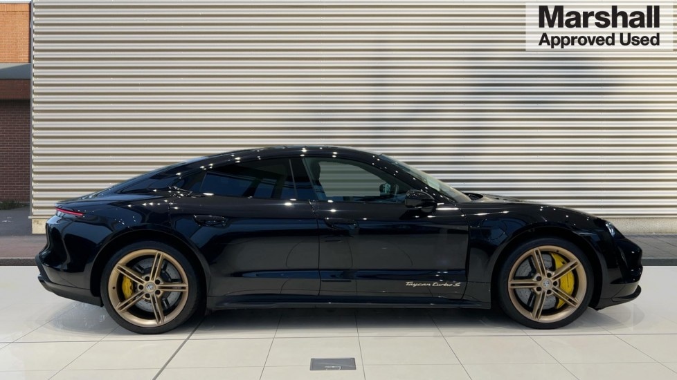 Used Porsche Taycan 2023 for sale - 76285596: Photo 2
