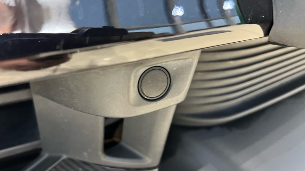 Used Porsche Taycan 2023 for sale - 76285596: Photo 38