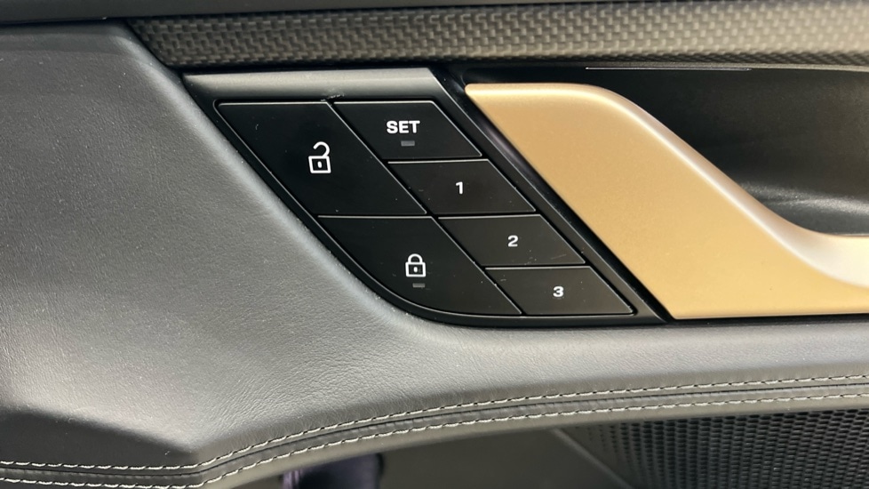 Used Porsche Taycan 2023 for sale - 76285596: Photo 57