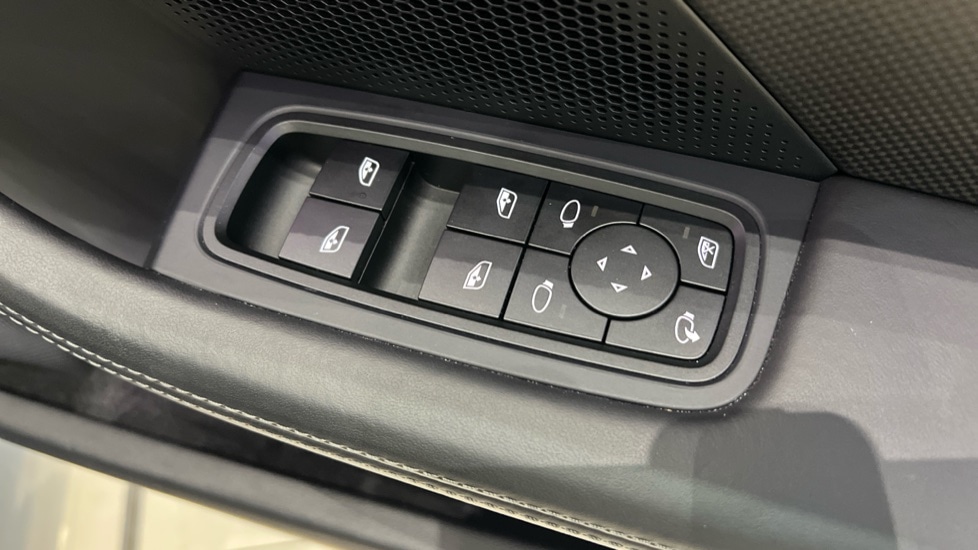 Used Porsche Taycan 2023 for sale - 76285596: Photo 58