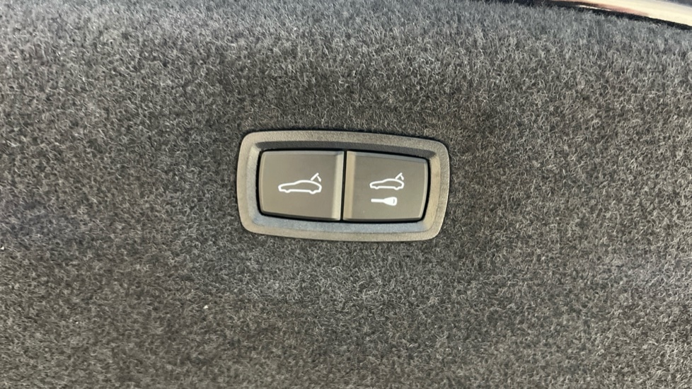 Used Porsche Taycan 2023 for sale - 76285596: Photo 63