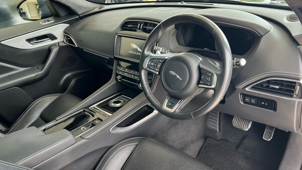 Used Jaguar F-Pace 2019 for sale - 75610562: Photo 32
