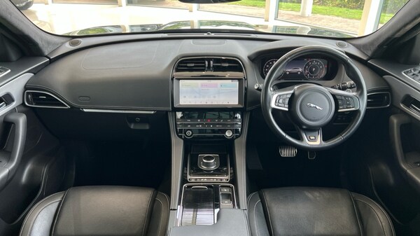 Used Jaguar F-Pace 2019 for sale - 75610562: Photo 9