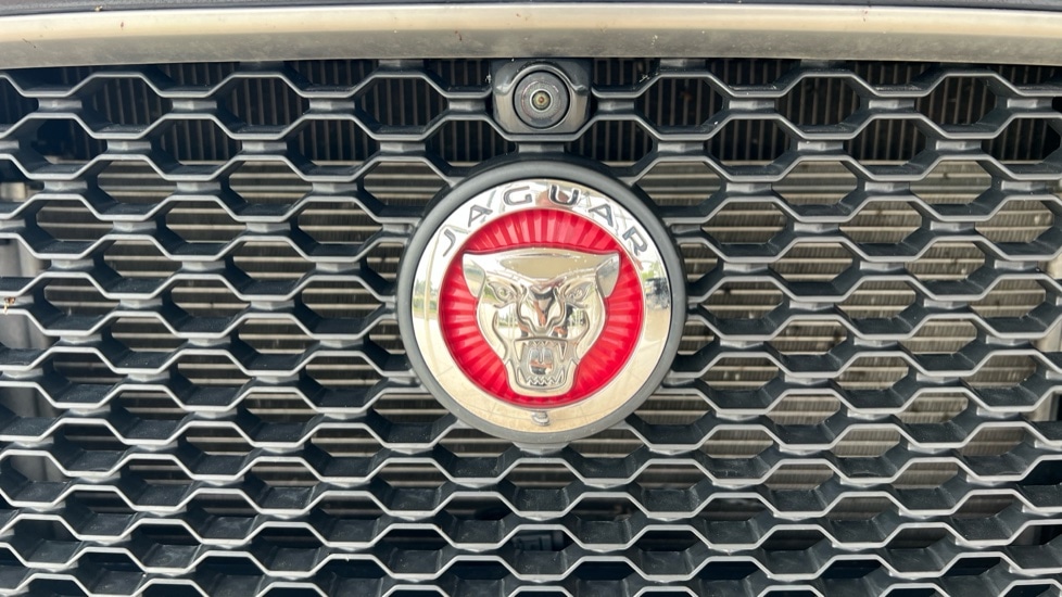 Used Jaguar F-Pace 2019 for sale - 76754706: Photo 36