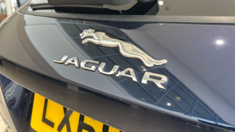 Used Jaguar F-Pace 2019 for sale - 76754706: Photo 46