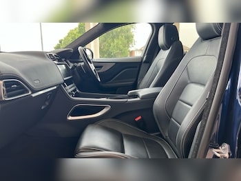 Used Jaguar F-Pace 2019 for sale - 76552284: Photo