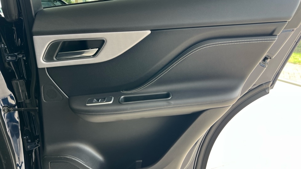 Used Jaguar F-Pace 2019 for sale - 76552284: Photo 81