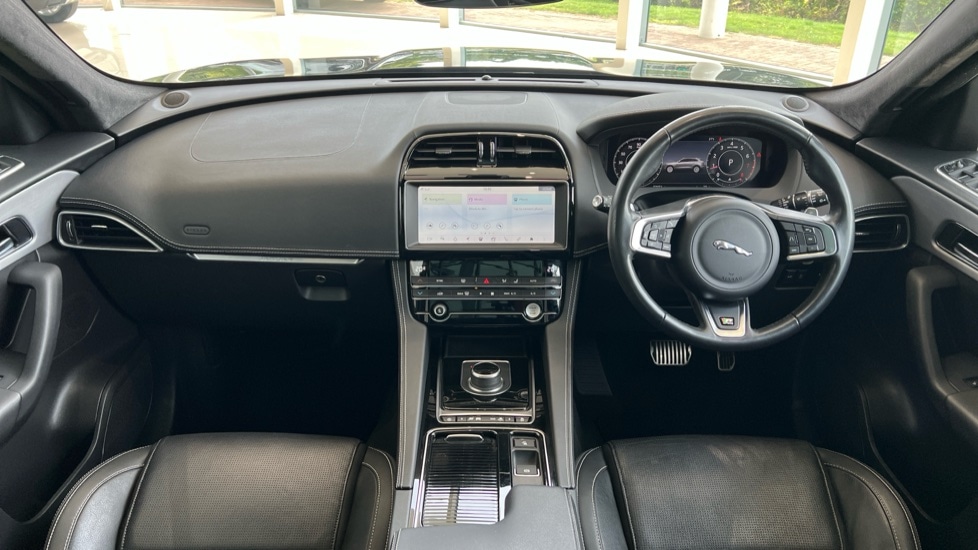 Used Jaguar F-Pace 2019 for sale - 76552284: Photo 9