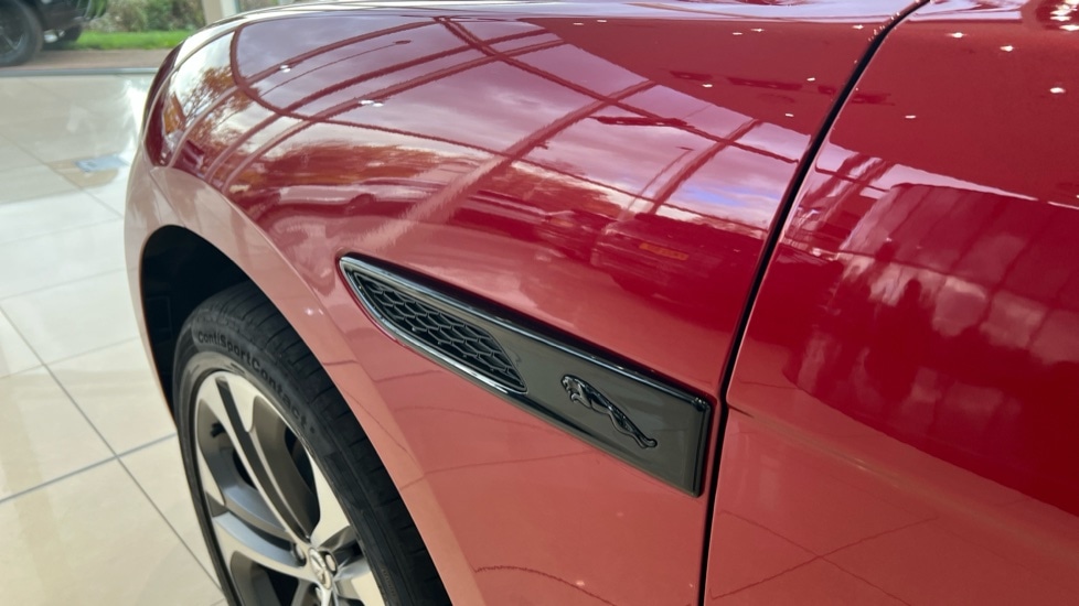 Used Jaguar F-Pace 2024 for sale - 76328019: Photo 21