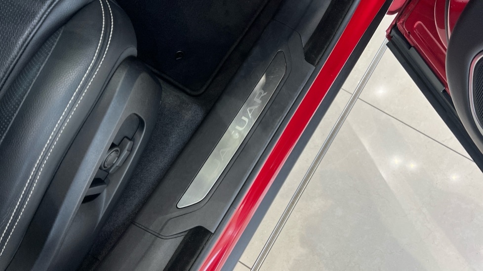 Used Jaguar F-Pace 2024 for sale - 76328019: Photo 24