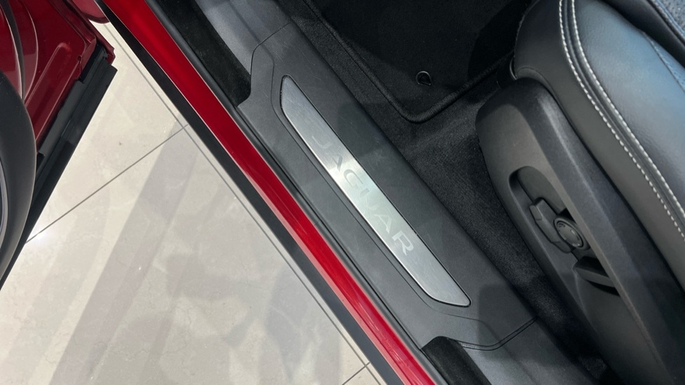 Used Jaguar F-Pace 2024 for sale - 76328019: Photo 25