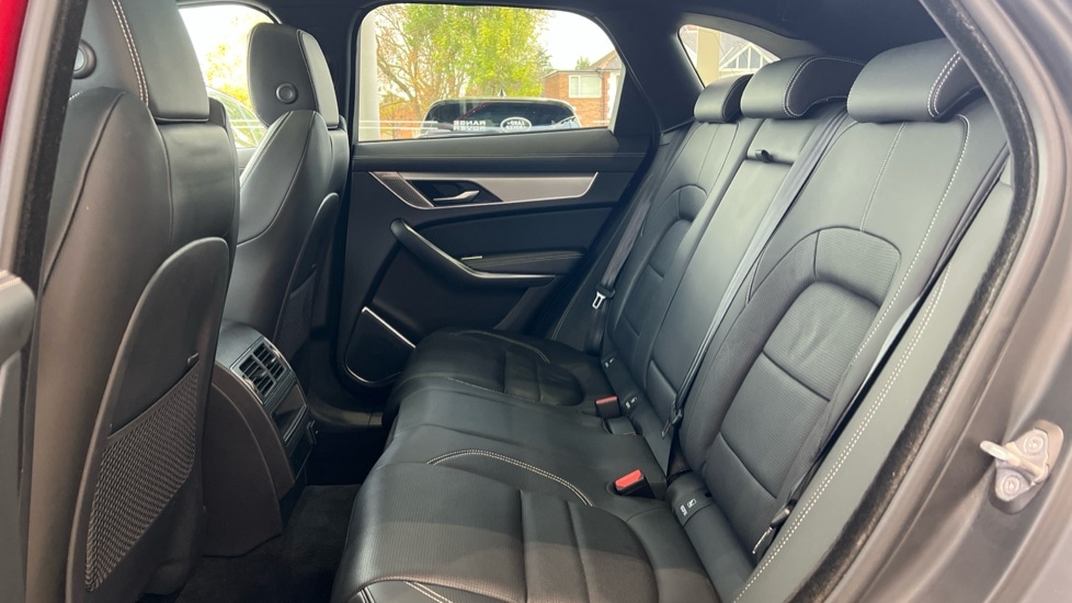 Used Jaguar F-Pace 2024 for sale - 76328019: Photo 4