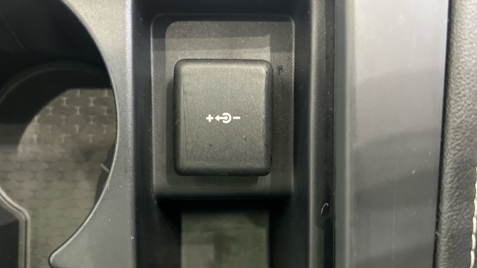 Used Jaguar F-Pace 2024 for sale - 76328019: Photo 65