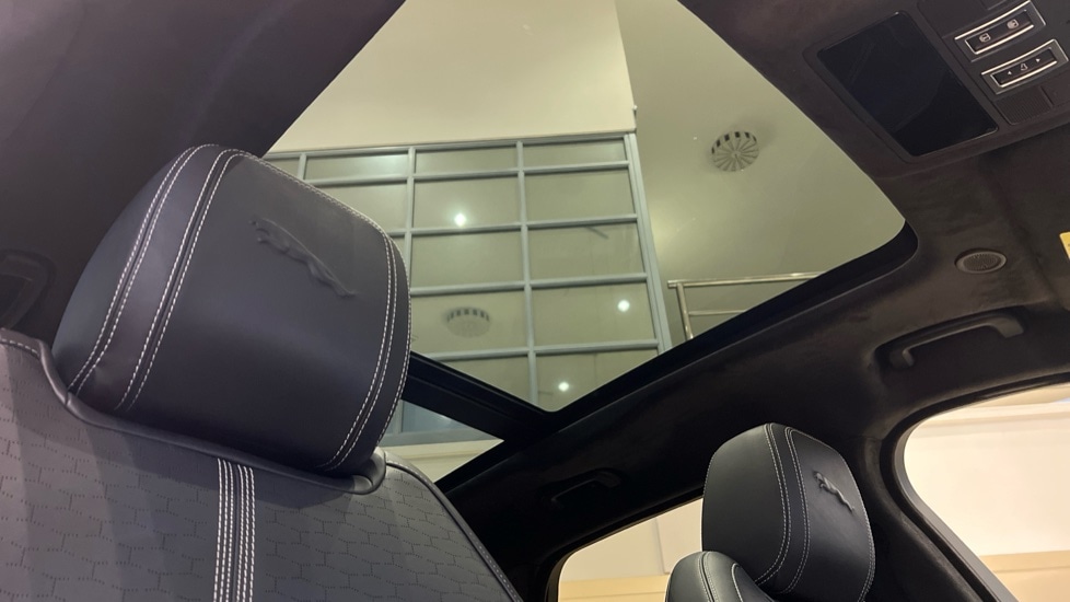 Used Jaguar F-Pace 2023 for sale - 76609585: Photo 23