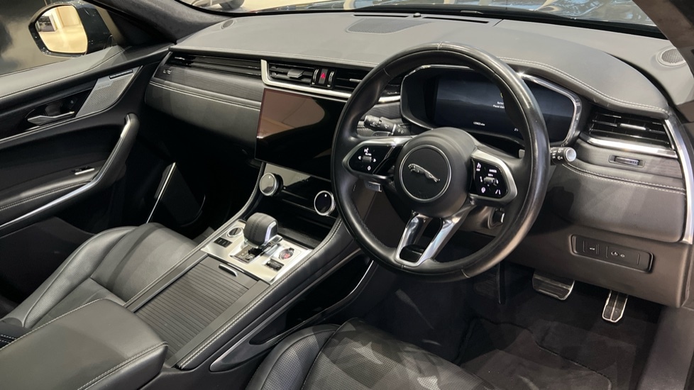 Used Jaguar F-Pace 2023 for sale - 76609585: Photo 32