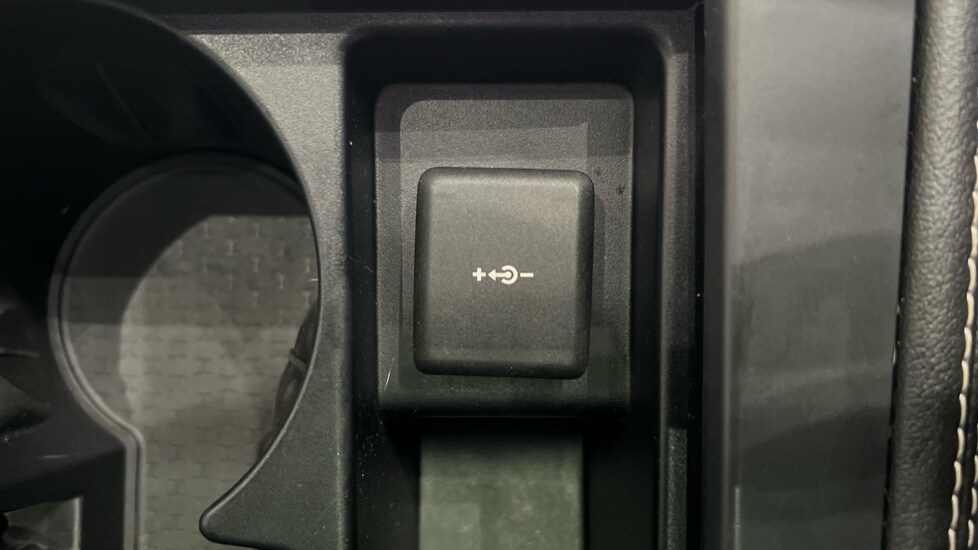 Used Jaguar F-Pace 2023 for sale - 76609585: Photo 69