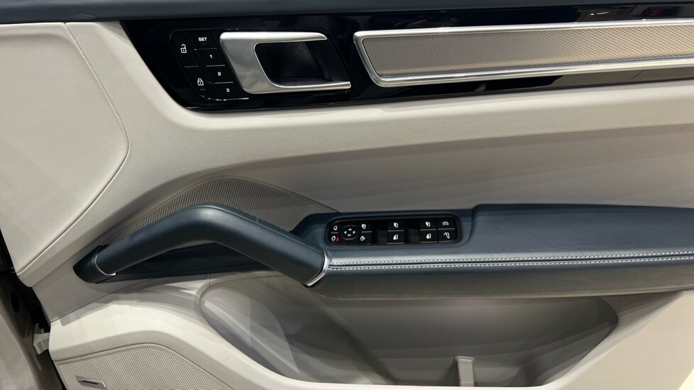 Used Porsche Cayenne 2022 for sale - 76861880: Photo 30