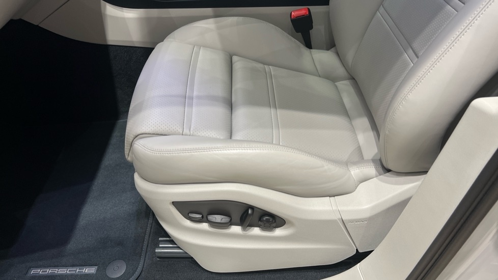 Used Porsche Cayenne 2022 for sale - 76861880: Photo 32