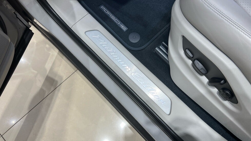 Used Porsche Cayenne 2022 for sale - 76861880: Photo 37