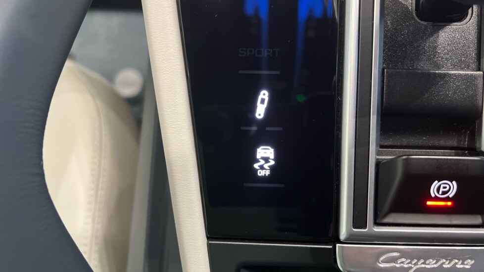 Used Porsche Cayenne 2022 for sale - 76861880: Photo 57