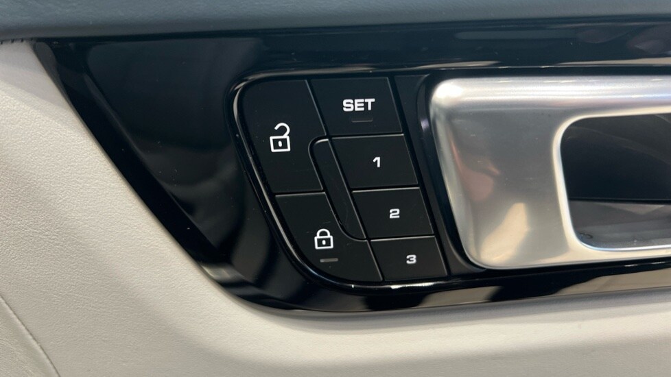 Used Porsche Cayenne 2022 for sale - 76861880: Photo 71