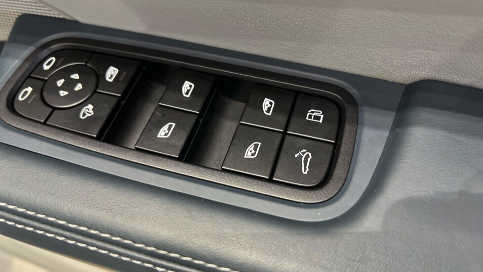 Used Porsche Cayenne 2022 for sale - 76861880: Photo 73