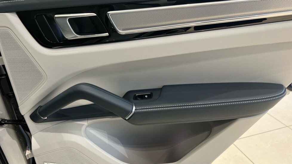 Used Porsche Cayenne 2022 for sale - 76861880: Photo 75