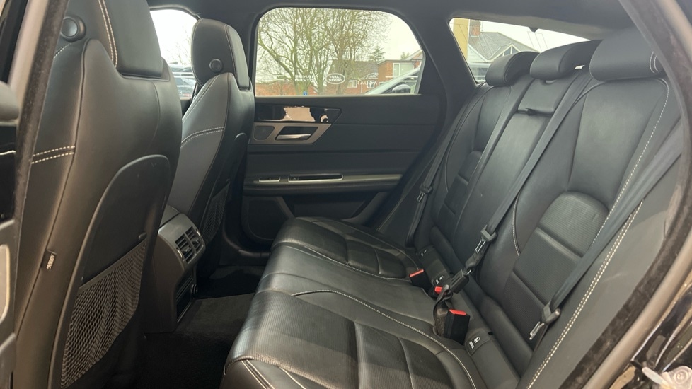 Used Jaguar XF 2021 for sale - 76937579: Photo 4