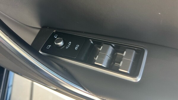 Used Jaguar XF 2024 for sale - 76217166: Photo 77